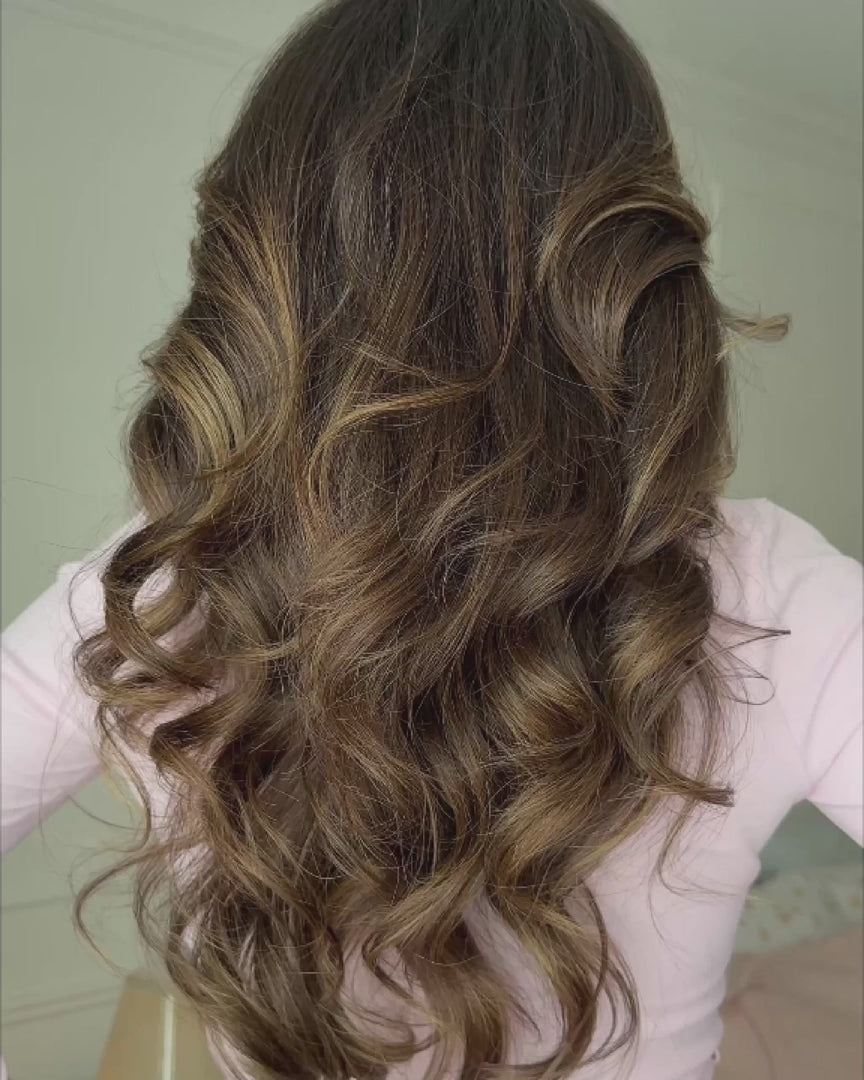 Load video: GLOSS.ME Hair Oil